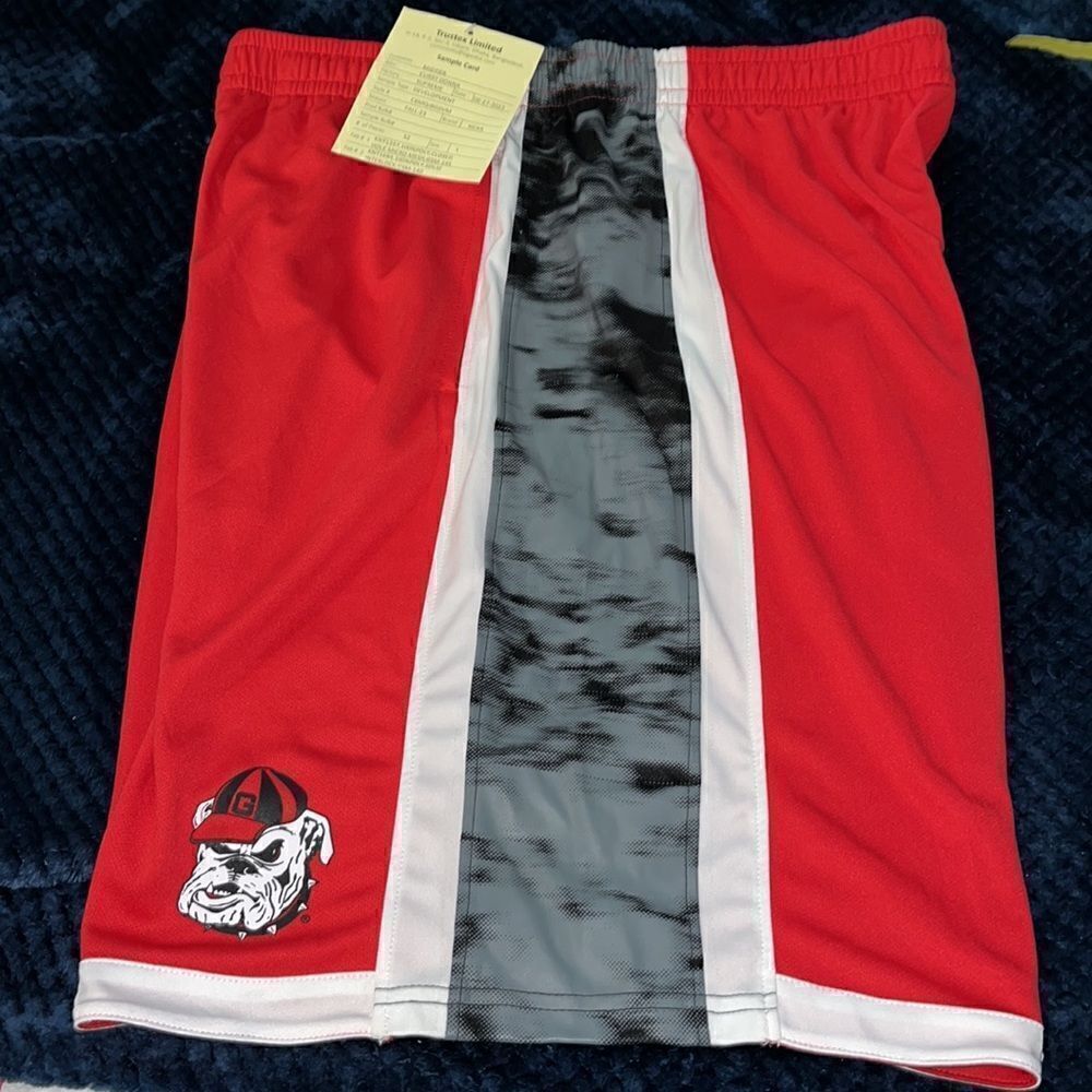 Sample New UGA Georgia Bulldogs Football logo gray red white mens 10” shorts L - Picture 6 of 8